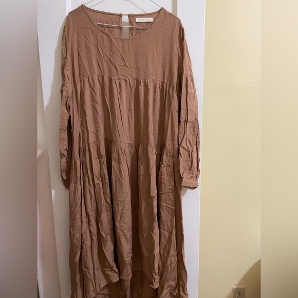 Dresses & Skirts - Jupe. Large. Tan